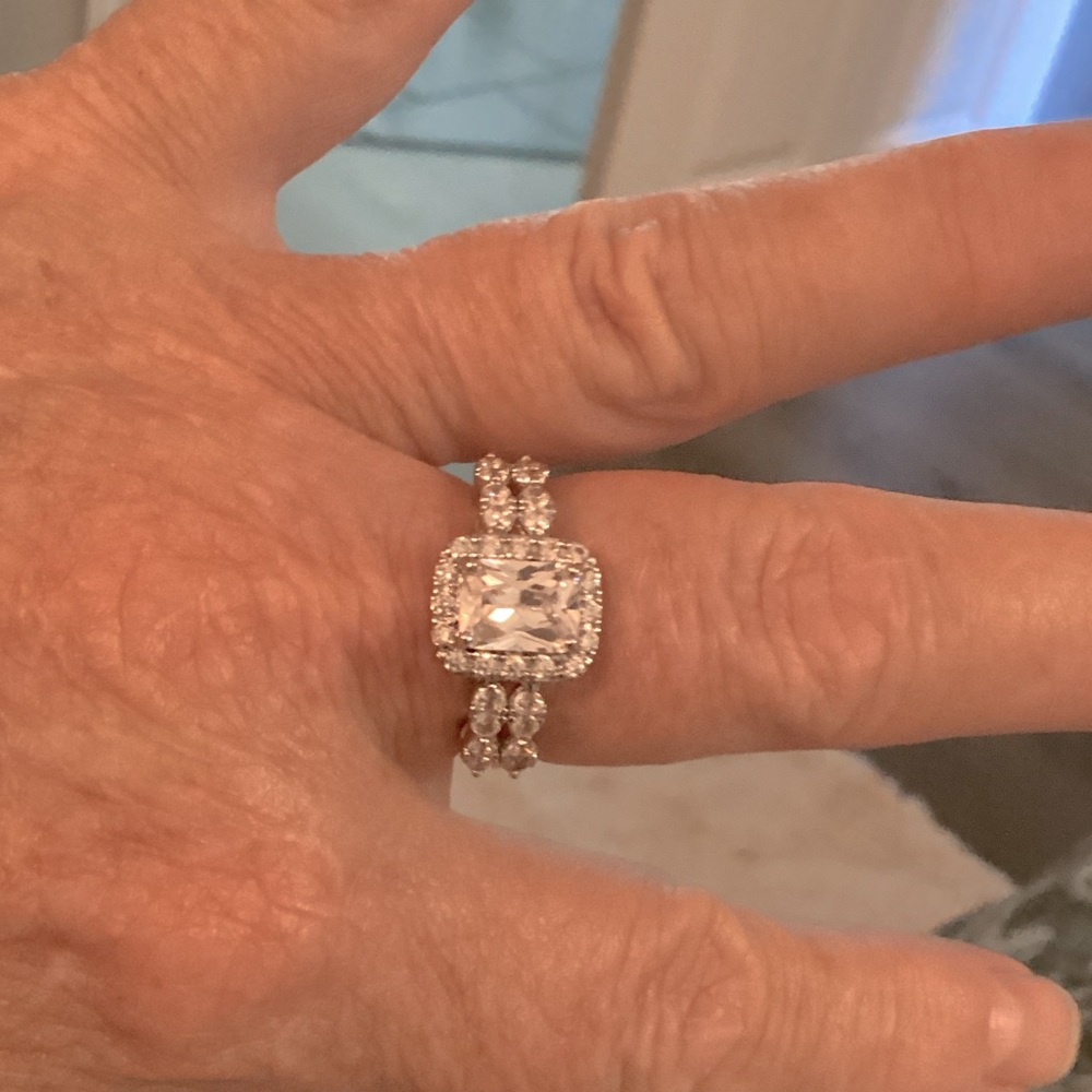 Elegant Silver Women's Ring